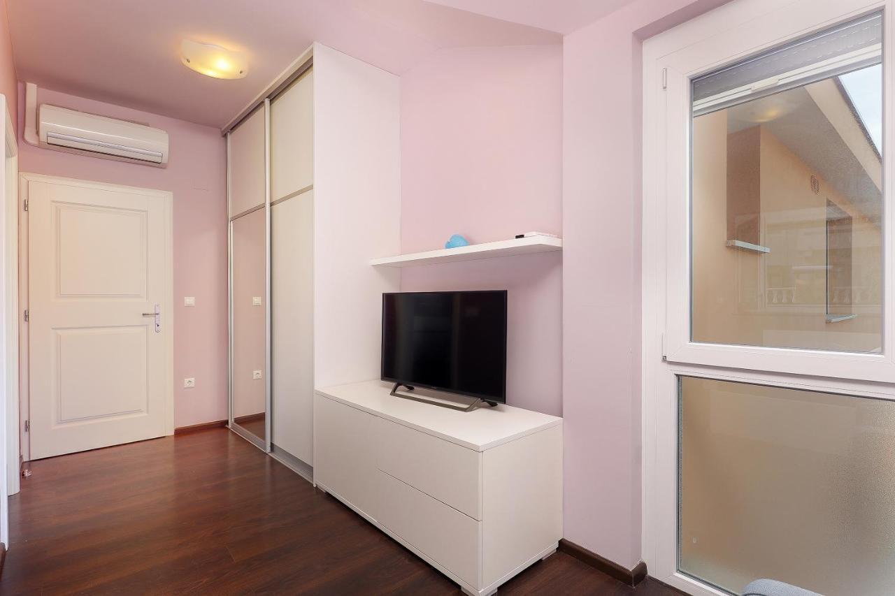 Apartamento Moro Vrbnik Exterior foto